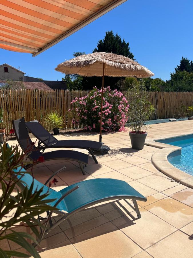 Les Voyages De Louison Bed & Breakfast Lavardac Exterior photo
