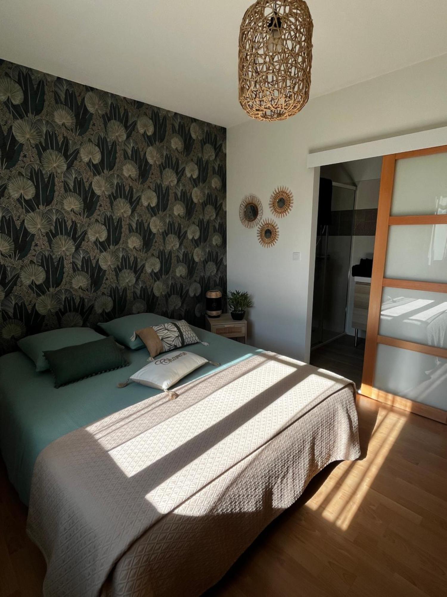 Les Voyages De Louison Bed & Breakfast Lavardac Exterior photo